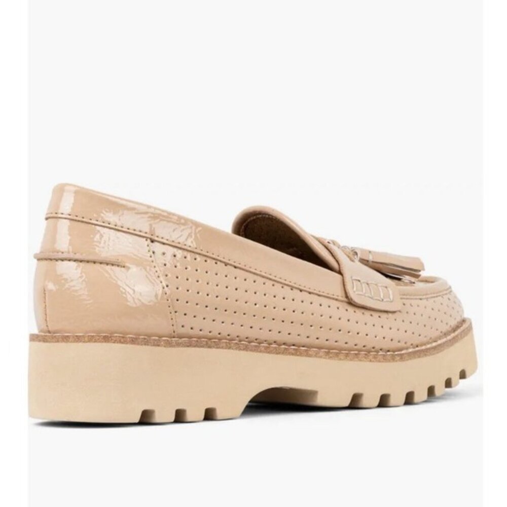 NWB DONALD PLINER Women's Size 9M Haarle Lug‎ Sole Tassel Loafer Sand Shiny - Picture 2 of 7
